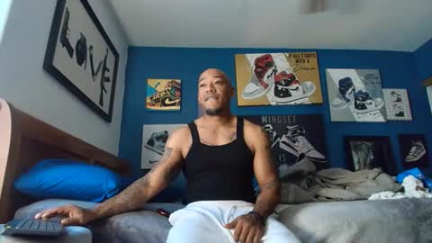 Snapshot of pcuddy3 chatting on 7, 11, 2025 Phenomenal online show from 7, 11, 2025