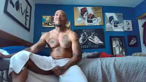 Snapshot of pcuddy3 chatting on 13, 11, 2025 Phenomenal online show from 13, 11, 2025