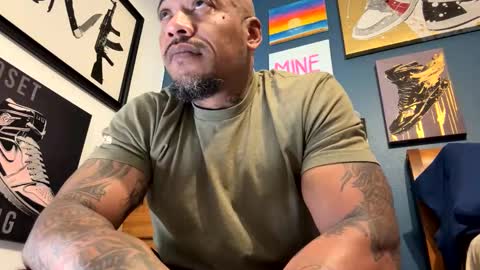 Snapshot of pcuddy3 chatting on 20, 4, 2026 Phenomenal online show from 20, 4, 2026