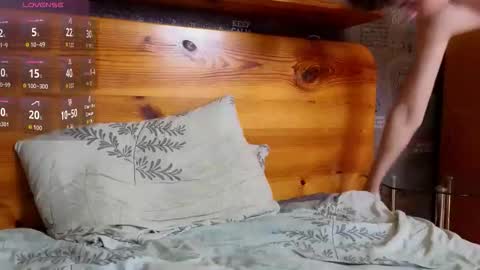 Snapshot of peach_b0y chatting on 6, 10, 2025 Peach boy online show from 6, 10, 2025