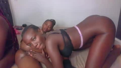 peach_ebonny online show from 24, 4, 2026