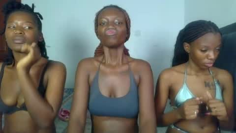 Snapshot of peach_ebonny chatting on 25, 6, 2026 peach_ebonny online show from 25, 6, 2026