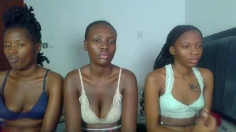 Snapshot of peach_ebonny chatting on 27, 6, 2026 peach_ebonny online show from 27, 6, 2026