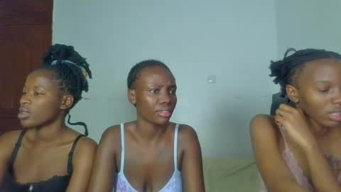 Snapshot of peach_ebonny chatting on 28, 6, 2026 peach_ebonny online show from 28, 6, 2026