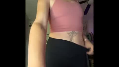 Snapshot of peachesncreampiezz chatting on 19, 6, 2026 peachesncreampiezz online show from 19, 6, 2026
