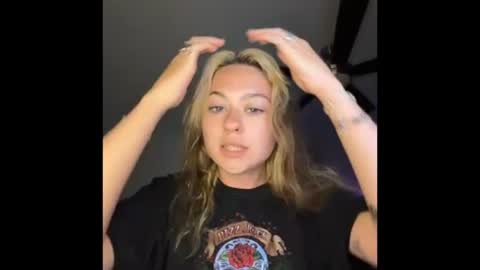 Snapshot of peachesncreampiezz chatting on 23, 6, 2026 peachesncreampiezz online show from 23, 6, 2026