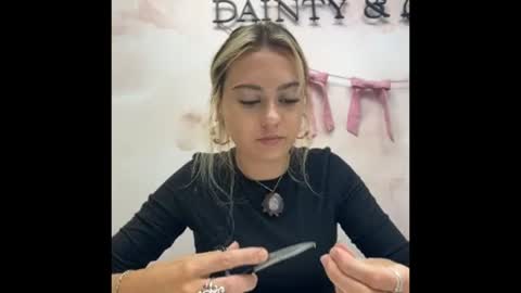 Snapshot of peachesncreampiezz chatting on 10, 7, 2026 peachesncreampiezz online show from 10, 7, 2026