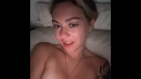 Snapshot of peachesncreampiezz chatting on 18, 7, 2026 peachesncreampiezz online show from 18, 7, 2026