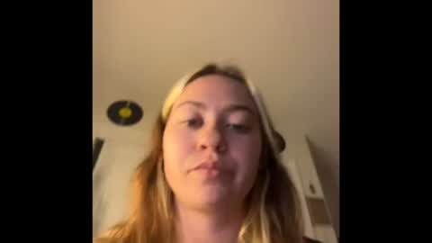 Snapshot of peachesncreampiezz chatting on 20, 7, 2026 peachesncreampiezz online show from 20, 7, 2026