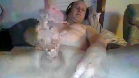 Snapshot of peachgigolo chatting on 27, 2, 2025 PEach online show from 27, 2, 2025