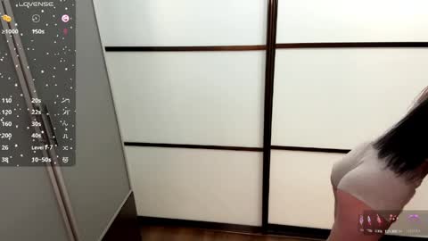 Snapshot of peachllune chatting on 27, 4, 2026 Eva online show from 27, 4, 2026