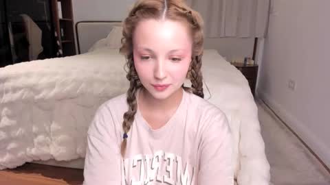 Snapshot of peachvibes chatting on 26, 11, 2025 Lili online show from 26, 11, 2025