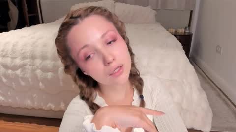 Snapshot of peachvibes chatting on 3, 12, 2025 Lili online show from 3, 12, 2025