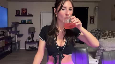 Snapshot of peachyflowers chatting on 17, 2, 2025 Olivia online show from 17, 2, 2025