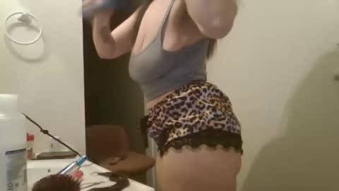 Snapshot of peachyhoneydrip chatting on 10, 5, 2026 peachyhoneydrip online show from 10, 5, 2026