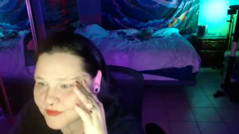 Peachy Nessa online show from 13, 1, 2025