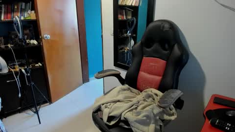 Tangerine Penaut online show from 9, 9, 2025