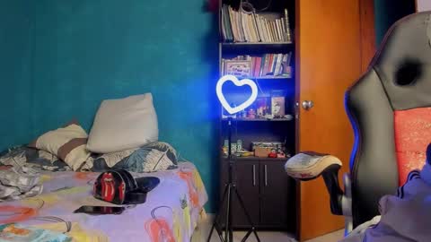 Tangerine Penaut online show from 14, 12, 2025