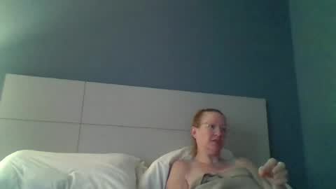 Snapshot of peanutbutterandjealous1 chatting on 14, 6, 2026 peanutbutterandjealous1 online show from 14, 6, 2026