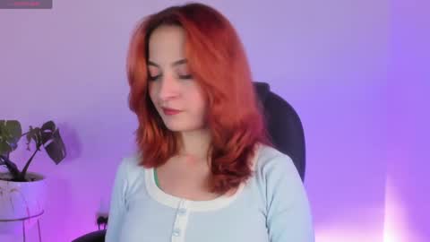 Snapshot of pear__moon chatting on 12, 4, 2026 LILLY online show from 12, 4, 2026