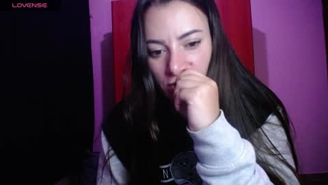 Snapshot of pearl_3 chatting on 8, 4, 2026 Pearl online show from 8, 4, 2026