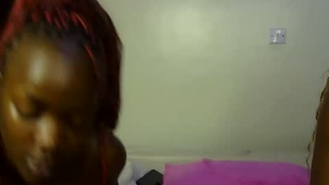 Snapshot of pearl_velvet chatting on 1, 2, 2026 vel online show from 1, 2, 2026