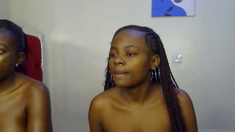 Snapshot of pearl_velvet chatting on 28, 3, 2026 vel online show from 28, 3, 2026