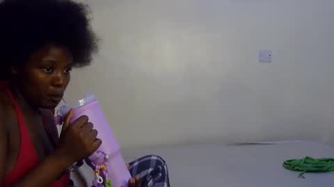 Snapshot of pearl_velvet chatting on 6, 4, 2026 vel online show from 6, 4, 2026