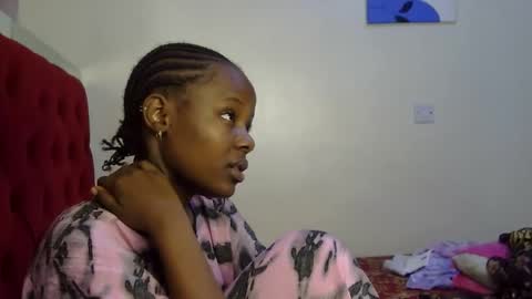 Snapshot of pearl_velvet chatting on 9, 4, 2026 vel online show from 9, 4, 2026
