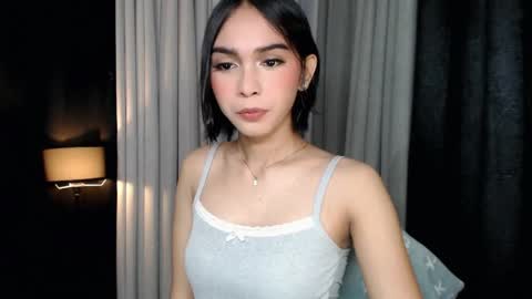 Snapshot of pearlmoore chatting on 10, 4, 2026 Pearl online show from 10, 4, 2026