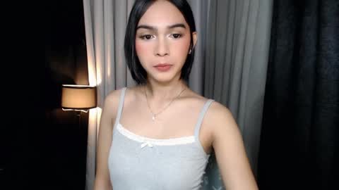 Snapshot of pearlmoore chatting on 17, 4, 2026 Pearl online show from 17, 4, 2026