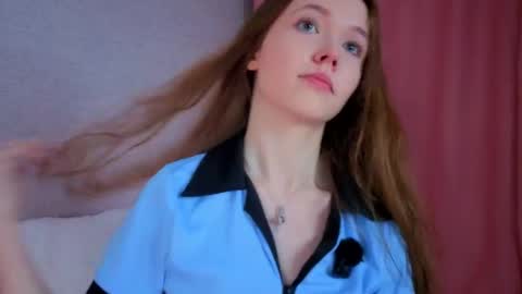 pearly_peach_ online show from 4, 5, 2026