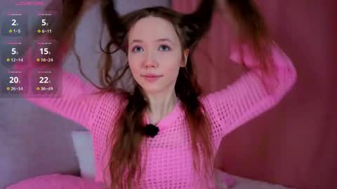 pearly_peach_ online show from 11, 5, 2026