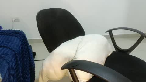 Snapshot of pecsblack888 chatting on 27, 5, 2026 pecsblack888 online show from 27, 5, 2026