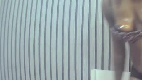 Snapshot of peetyface chatting on 25, 10, 2025 Lizzy online show from 25, 10, 2025