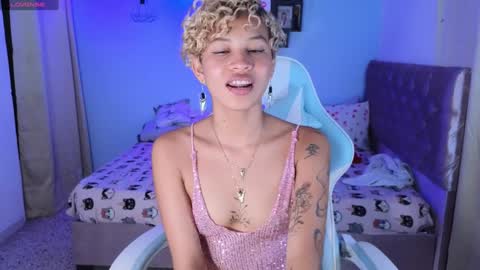 Snapshot of peggy_funn chatting on 11, 1, 2025 peggy-funn online show from 11, 1, 2025