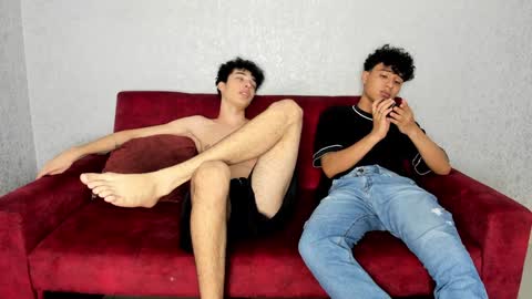 Snapshot of pelusos_mens chatting on 28, 1, 2025 CAIN-19 ALLEN-18 RONALD-18 AUSTIN-18 MOD DANTE online show from 28, 1, 2025