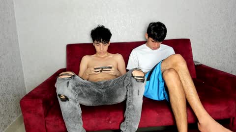 Snapshot of pelusos_mens chatting on 29, 1, 2025 CAIN-19 ALLEN-18 RONALD-18 AUSTIN-18 MOD DANTE online show from 29, 1, 2025