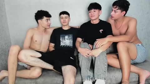 Snapshot of pelusos_mens chatting on 2, 10, 2025 CAIN-19 ALLEN-18 RONALD-18 AUSTIN-18 MOD DANTE online show from 2, 10, 2025