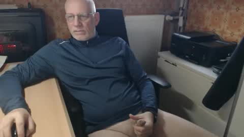 Snapshot of pemue65 chatting on 19, 1, 2026 Pemue65 online show from 19, 1, 2026