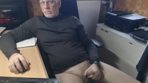 Snapshot of pemue65 chatting on 4, 2, 2026 Pemue65 online show from 4, 2, 2026