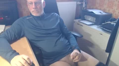 Snapshot of pemue65 chatting on 27, 3, 2026 Pemue65 online show from 27, 3, 2026