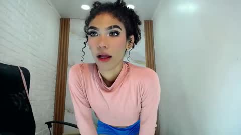 Snapshot of penelopee_rouse chatting on 8, 10, 2025 Penelopee Rouse online show from 8, 10, 2025