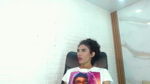 Snapshot of penelopee_rouse chatting on 10, 10, 2025 Penelopee Rouse online show from 10, 10, 2025