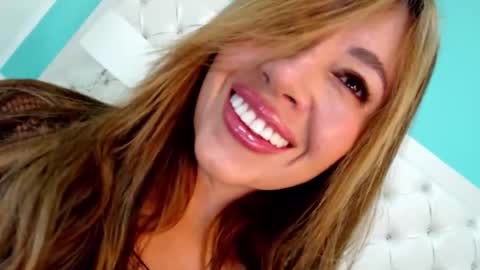 Penelope Laurent online show from 8, 11, 2025