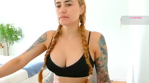 Hi Im Penelope  better vibrations  1111 online show from 13, 7, 2026