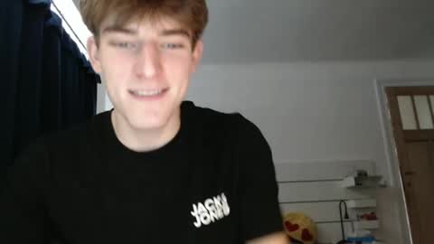 Snapshot of pepito1083 chatting on 7, 12, 2024 cutebelgianboy online show from 7, 12, 2024