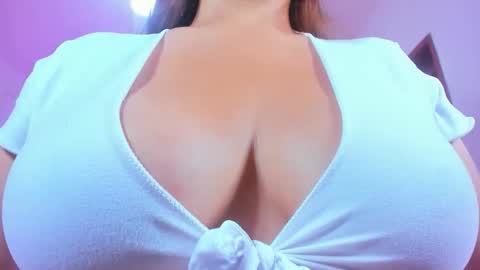 Snapshot of perlabeautiful chatting on 16, 5, 2026 PERLA online show from 16, 5, 2026