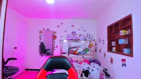 Snapshot of perlabeautiful chatting on 3, 7, 2026 PERLA online show from 3, 7, 2026