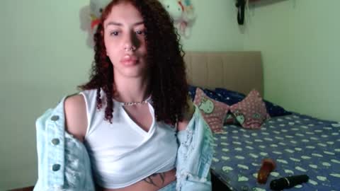 Snapshot of perlaweb_09 chatting on 11, 9, 2025 perlaweb_09 online show from 11, 9, 2025